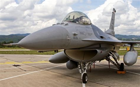 Render modernizovaného letiska Sliač s F-16