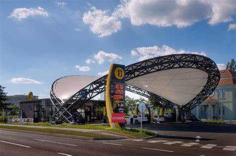 Architektonická vizualizácia modernej čerpacej stanice Slovnaft Prístavná s kupolou