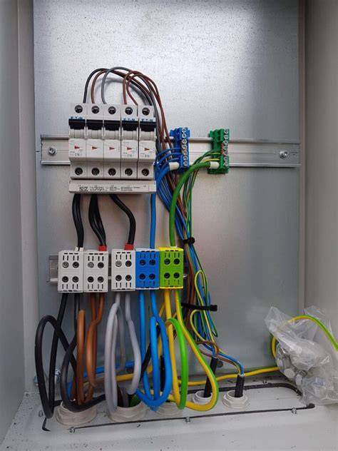 Detail zapojenia elektrického rozvádzača