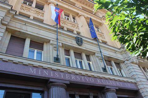Stará budova Ministerstva hospodárstva na Mierovej ulici v Bratislave