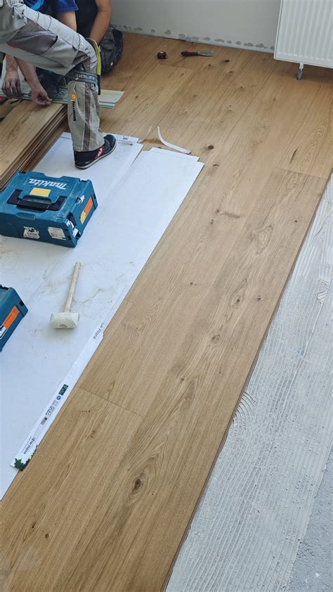 Porovnanie laminátovej a drevenej podlahy