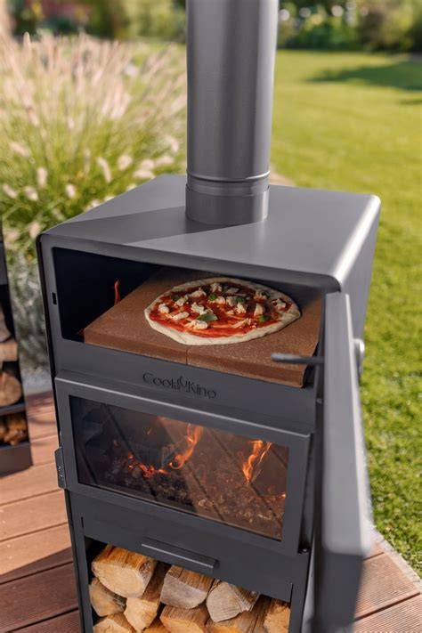 Inšpirácia pre DIY záhradný krb s pizza pecou