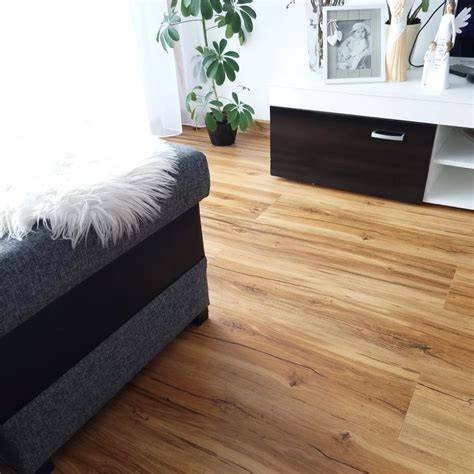 Ukážka laminátovej plávajúcej podlahy v dekore dub trufla v interiéri