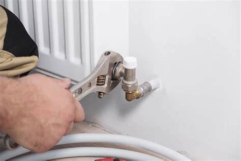 Nákres odvzdušňovacieho ventilu radiátora a postup napúšťania