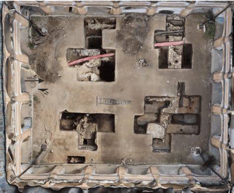 3D snímka archeologického výskumu nádvoria s múrmi stredovekej veže