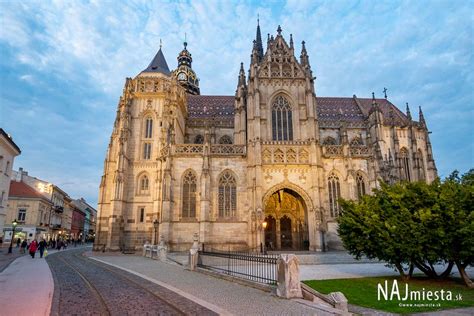 Pôdorys Dómu svätej Alžbety s naznačenými vežami