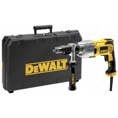 DeWalt DCD795M2 v akcii - vŕtanie do dreva