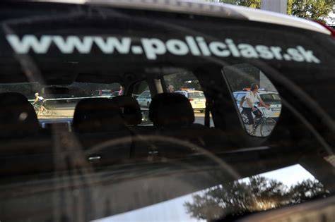 Policajné vyšetrovanie na mieste kolapsu schodiska