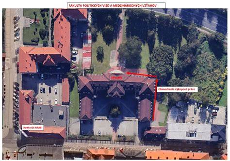 Pohľad na aktívnu stavebnú plochu s prebiehajúcimi prácami