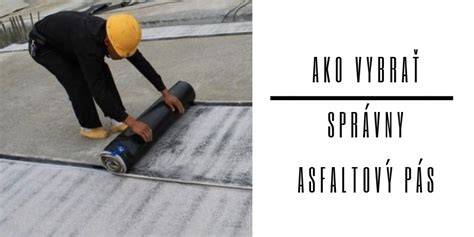Pracovník aplikuje asfaltový pás horákom