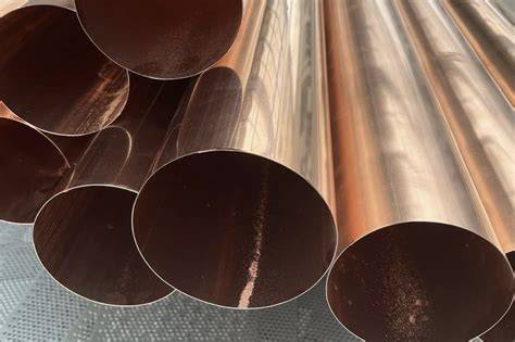 Detailná fotografia korózie na výfukovom potrubí