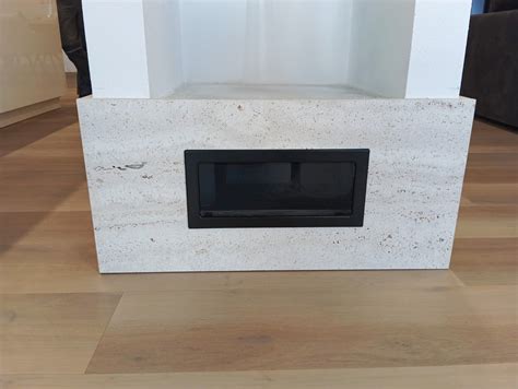 Detail obkladu krbu žiaruvzdornými materiálmi
