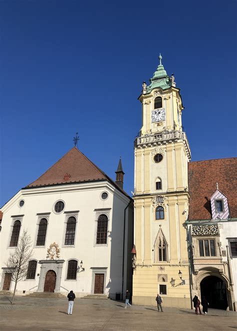 Historický exteriér Blumentálskeho kostola v Bratislave